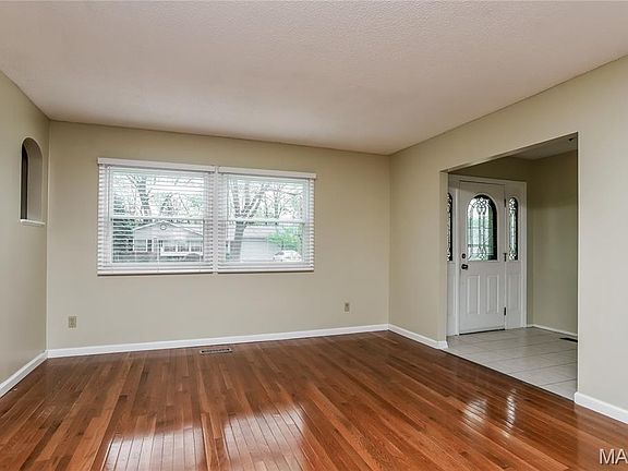 3rd image of 2291 Hill House Rd