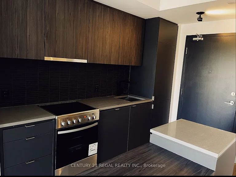 7 Smith Cres #302 — Photo 7
