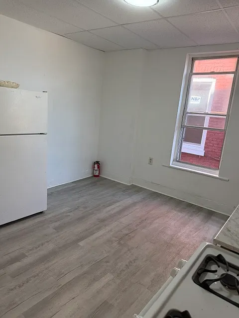 4 bed, 1600 sqft, $1,950 — Photo 3