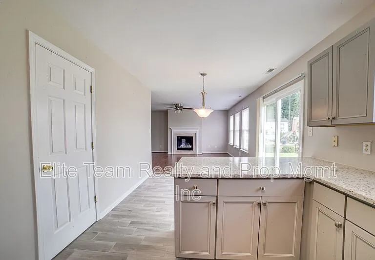 2035 Speedwell Ct — Photo 9