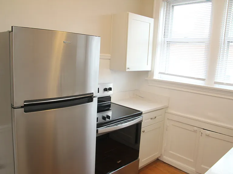 1708 Yale Ave #2 — Photo 6