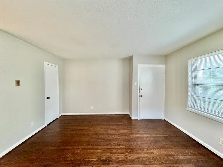 4916 Worth St #1 — Photo 3