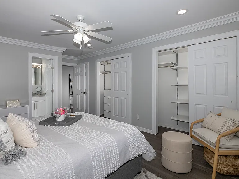 Fairfield Townhouses At Holtsville — Photo 54