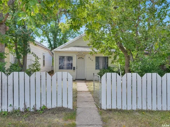 840 Grey AVENUE, Moose Jaw, SK S6H 1N1