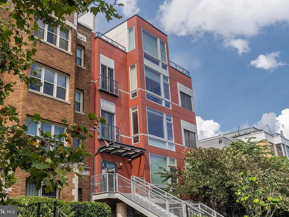 1443 Chapin St NW #104