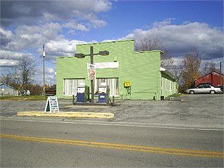 2nd image of 7130 Greensburg Rd