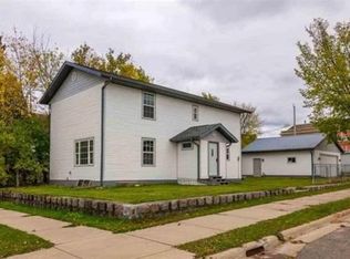 229 2nd St SW, Chisholm, MN 55719