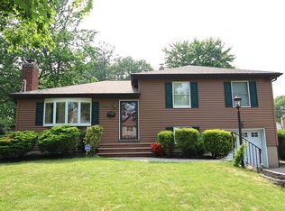 281 Homestead Rd, Paramus, NJ 07652