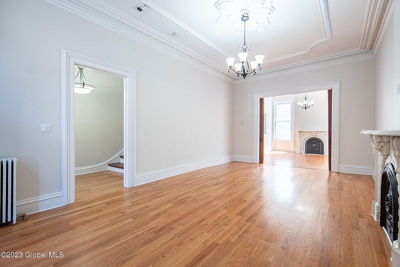 5th image of 226 Lark Street