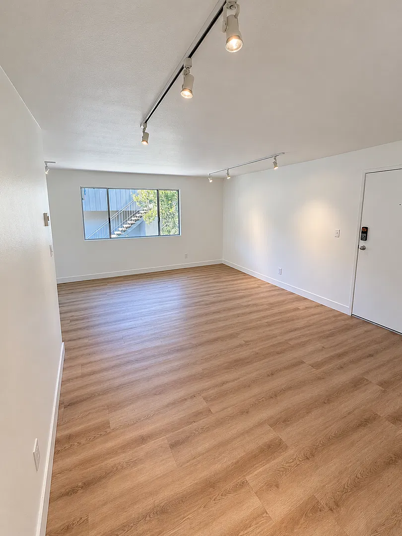 1600 Garden St — Photo 2