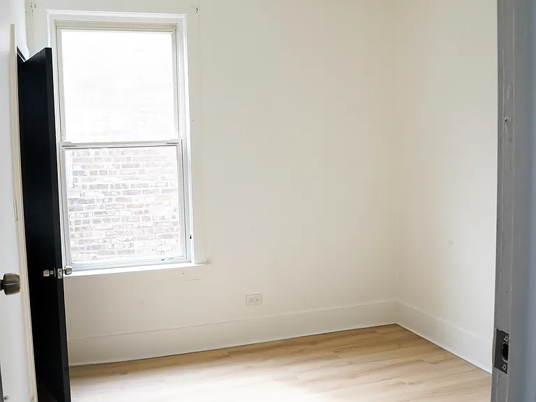 154 N Lamon Ave #2 — Photo 18