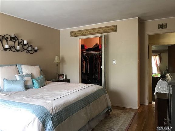 5th image of 30 Straw Ln