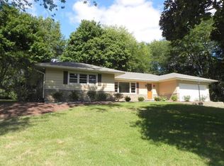 38W010 Silver Glen Rd, St Charles, IL 60175