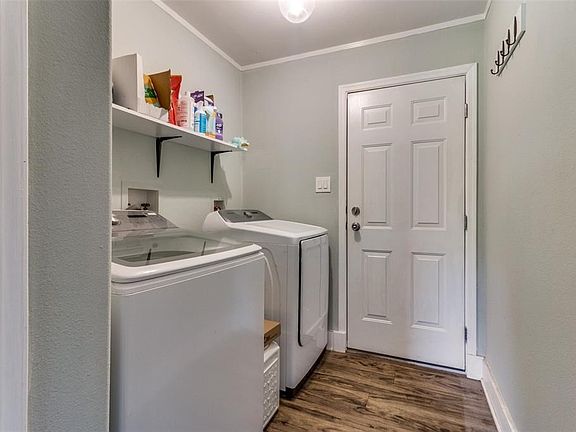 4th image of 15594 Saddle Ridge Cir