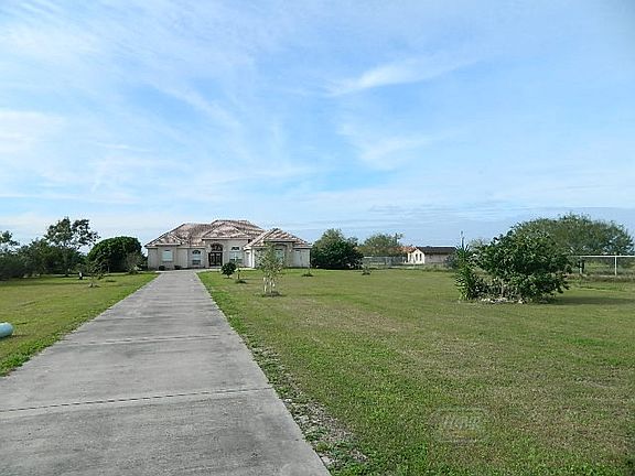 4th image of 1775 Russell Ln