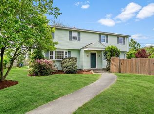 4 Surrey Dr UNIT 4, North Andover, MA 01845