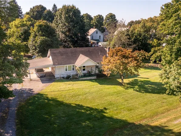 27 McCracken Way, Greenville, PA 16125