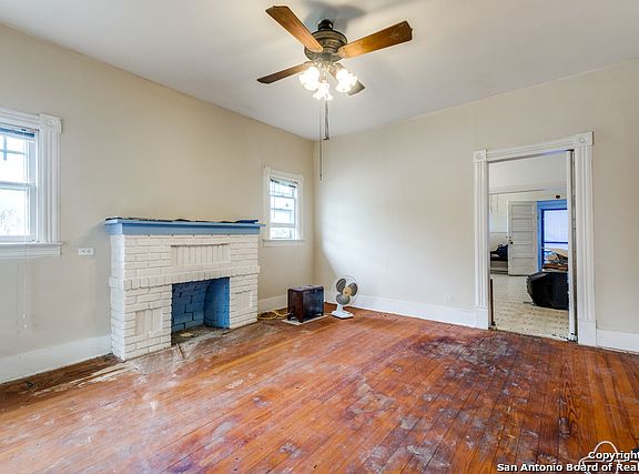 3rd image of 301 E Franciscan
