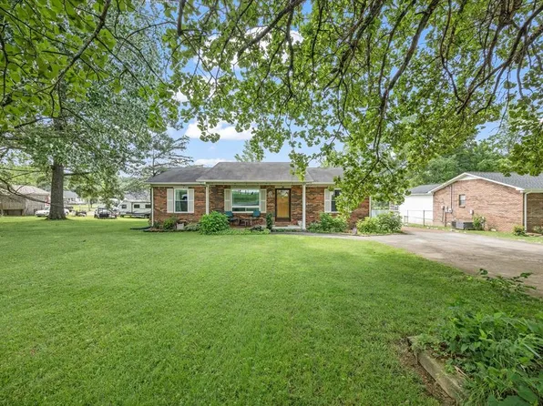 323 Circle Dr, Baxter, TN 38544