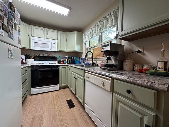 4th image of 137 Nash Dr