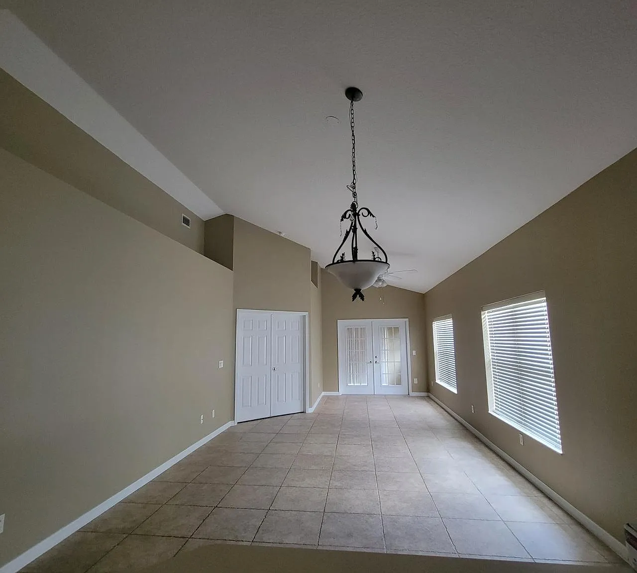 8007 Saint Andrews Way — Photo 4