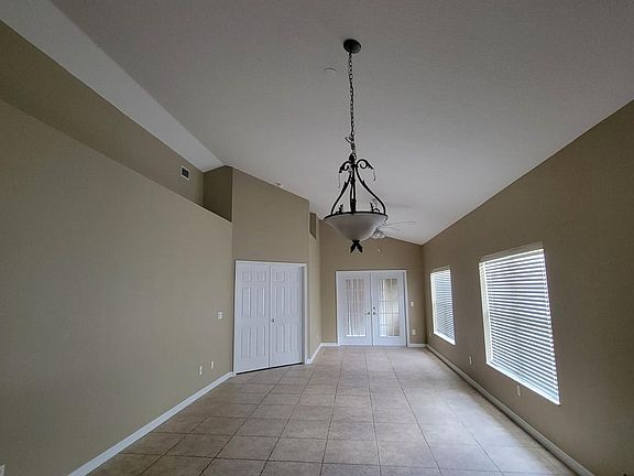 700+ sq ft Florida Room!