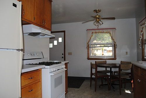 3rd image of 1333 Stickney Ave