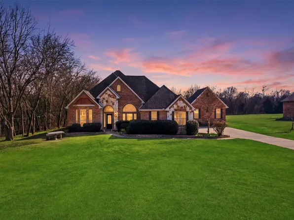 212 Green Meadow Ct, Gunter, TX 75058