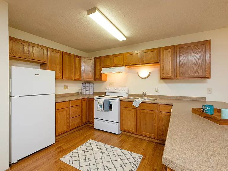 Fargo, ND Dynasty Apartments | Kitchen