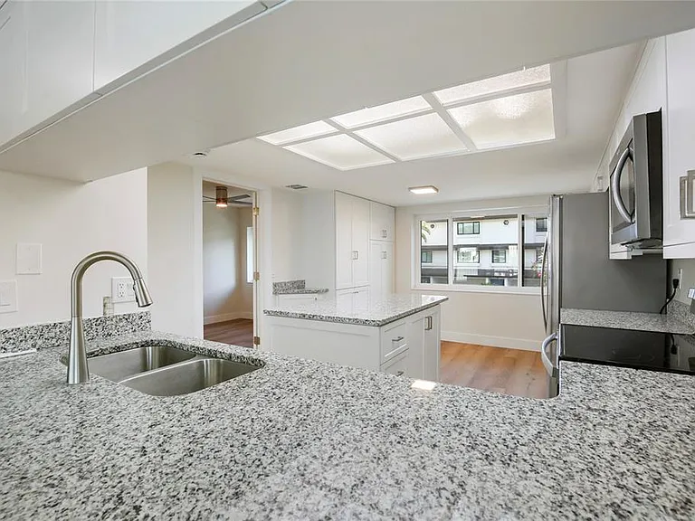 150 Marina Del Rey Ct — Photo 15