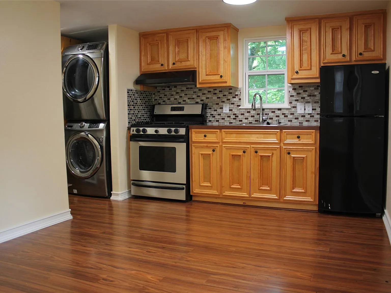1 bed, 1.0 bath, 500 sqft, $1,050 — Photo 3