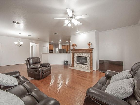 4th image of 11347 Henderson Dr