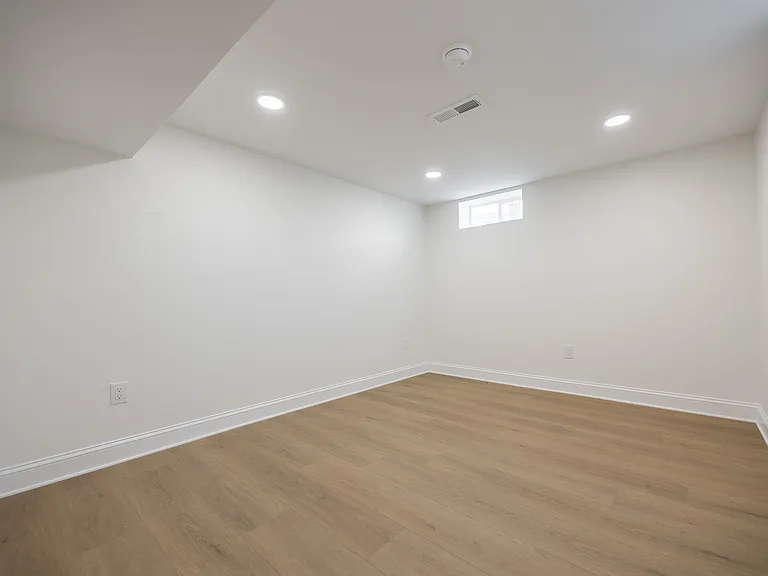 1574 Dyer Rd — Photo 28