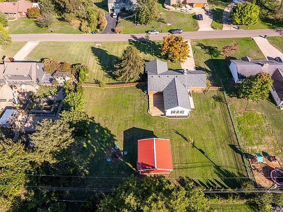 5th image of 14 Fruit Hill Dr