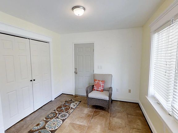4th image of 214 Lamplighter Dr