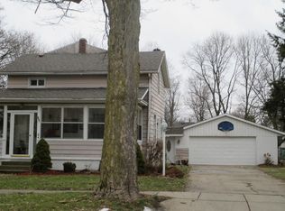 337 Pleasant St, Charlotte, MI 48813