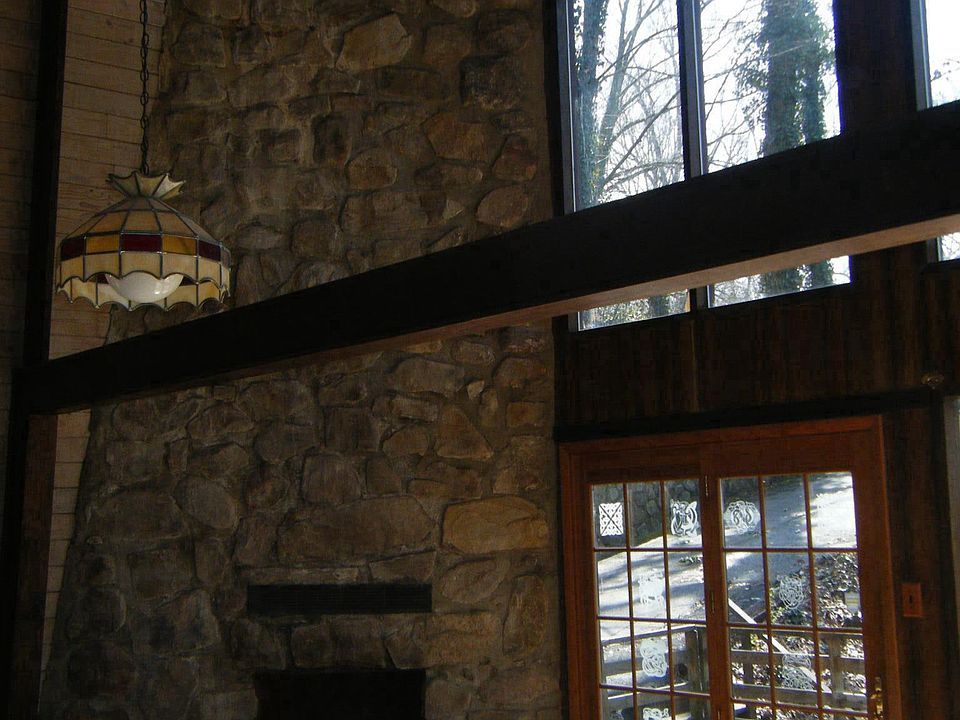 Living Room, Hardwood floors, 16 feet ceiling