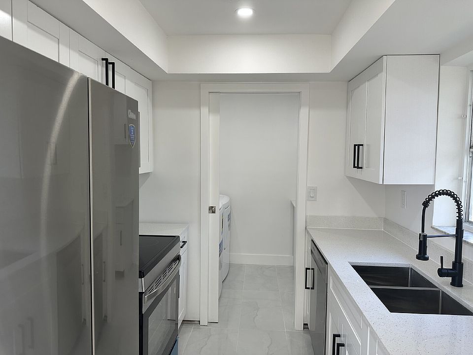 1st image of 890 SW 28th St #1