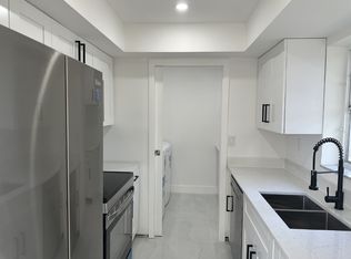 890 SW 28th St #1, Fort Lauderdale, FL 33315