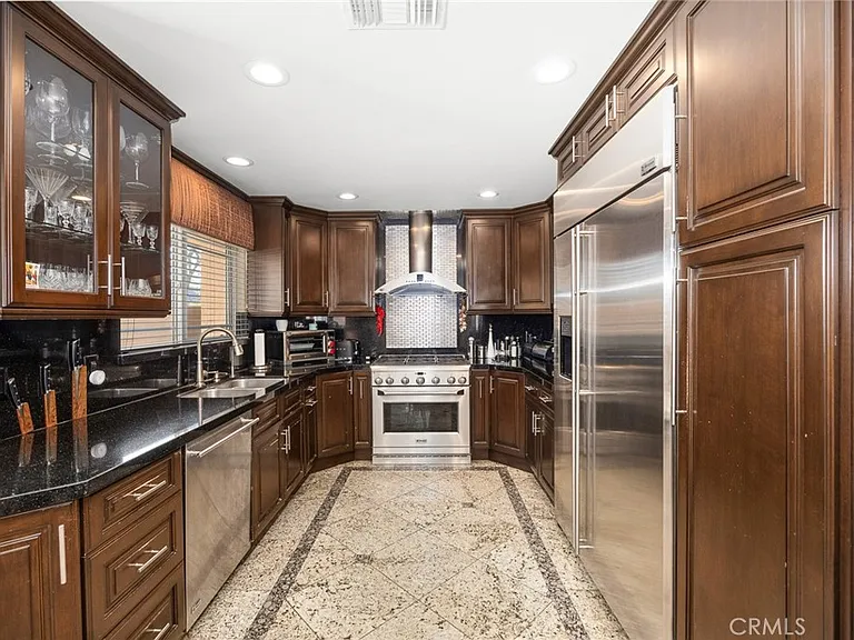 10610 Oak Tree Way — Photo 18