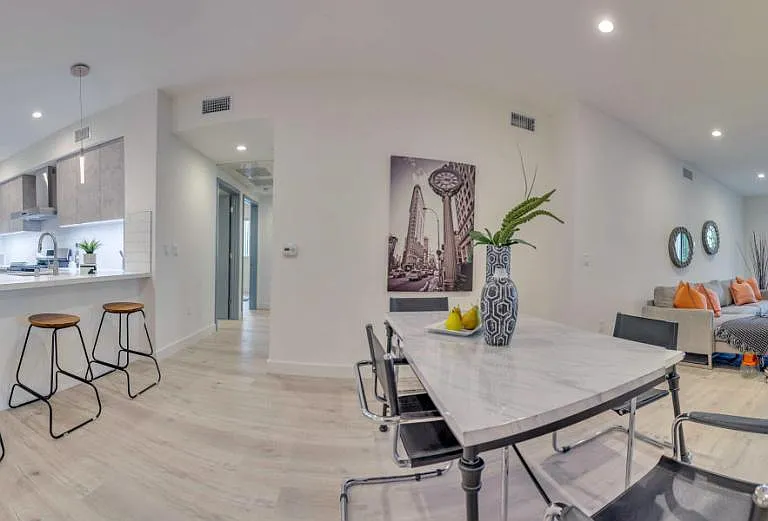 905 Wilcox Ave #102 — Photo 37