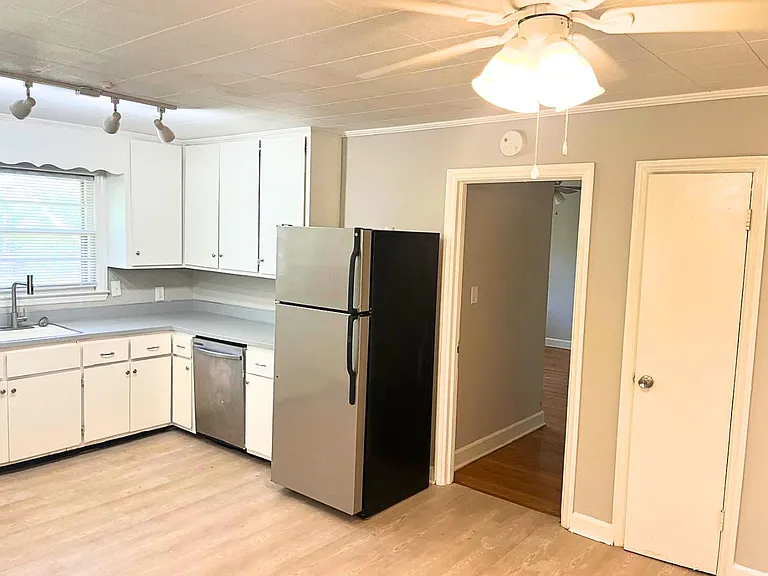 2742 Forest Ridge Dr — Photo 14