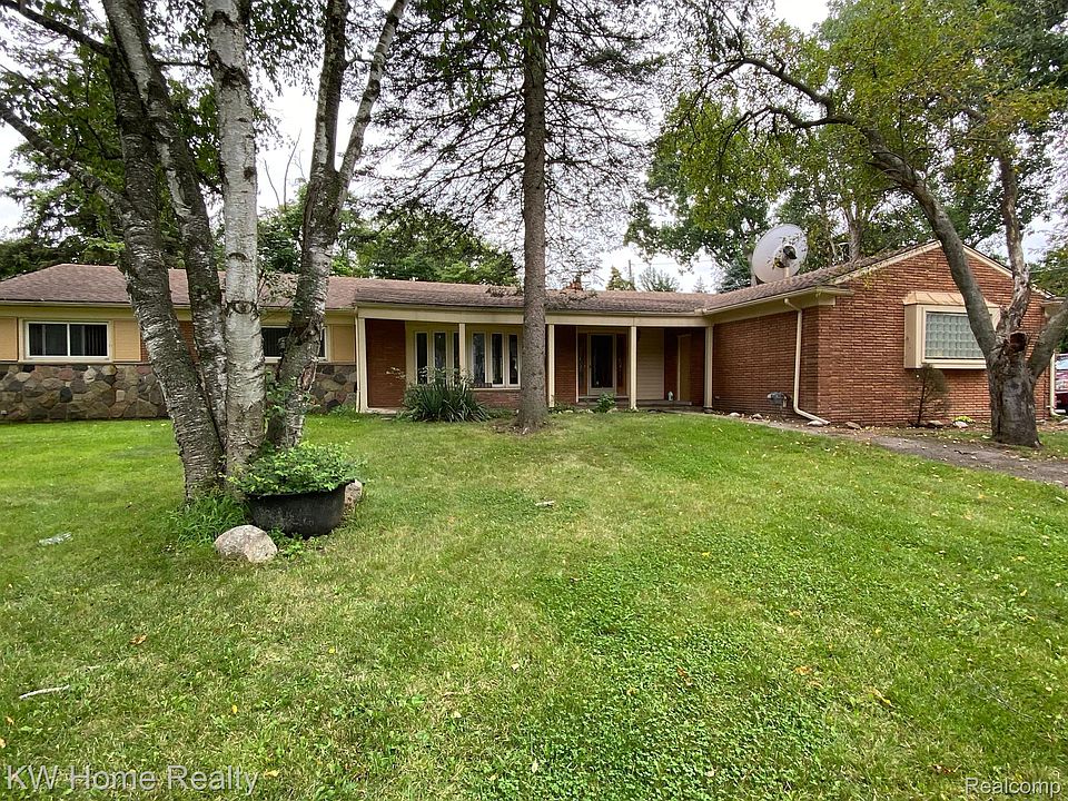 1st image of 27505 Old Colony St