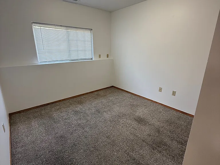 1297 Red Pine Way — Photo 8