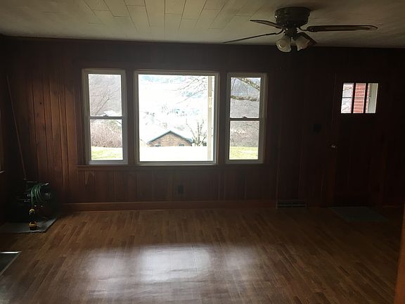 3rd image of 654 New River Hls