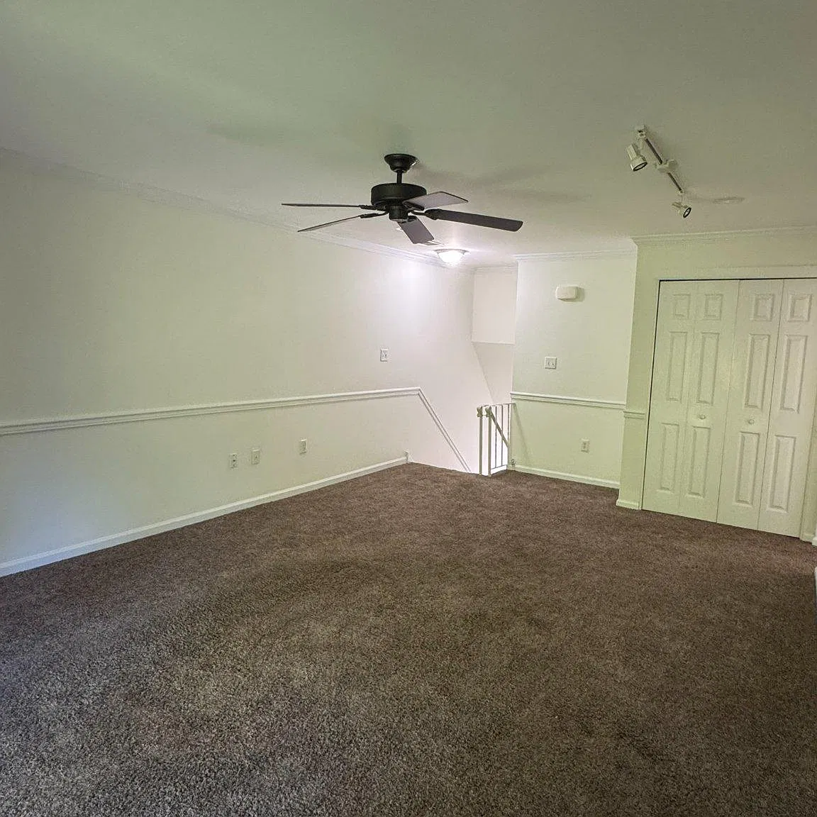 2 bed, 1.5 bath, $2,000 — Photo 4