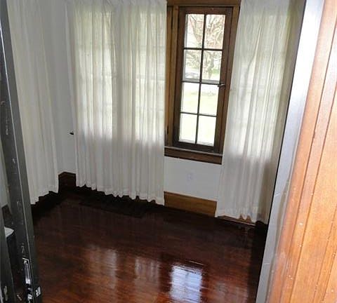 2nd image of 698 Northeast Ave