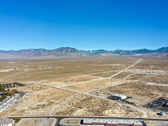 2nd image of 1011 S Shoshone