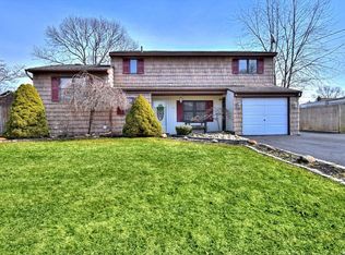79 Riviera Dr, Selden, NY 11784