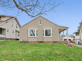 1073 Parkside Dr, Alliance, OH